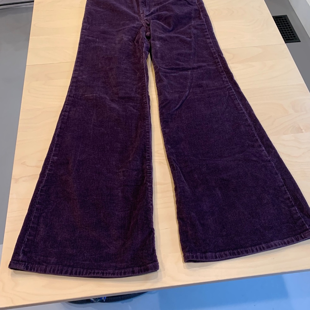 Levis Ribcage Cords - plum colored 28w/32L - Picture 11 of 11